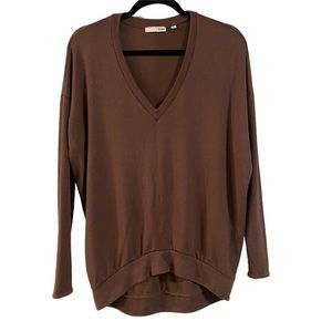 Aritzia Wilfred Free Long Sleeve Tee in Chocolate Brown Size XS